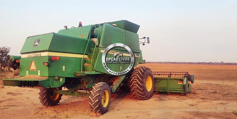 COLHEITADEDEIRA JOHN DEERE 1550 ANO 2004