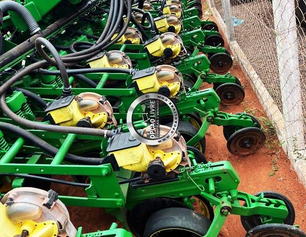 PLANTADEIRA JOHN DEERE CCS 2126 26 LINHAS ANO 2012