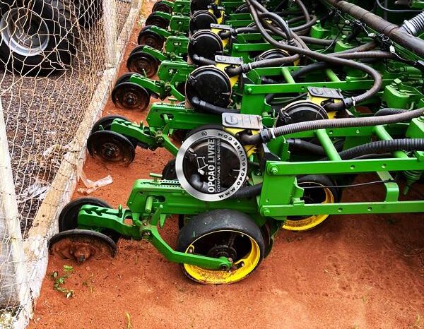 PLANTADEIRA JOHN DEERE CCS 2126 26 LINHAS ANO 2012