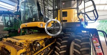 COLHEITADEIRA NEW HOLLAND 9060 ANO 2011 30PES (26)