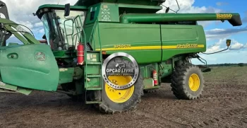 COLHEITADEIRA JOHN DEERE STS 9750 (1)