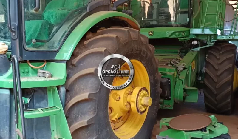 TRATOR JOHN DEERE 8335R ANO 2013