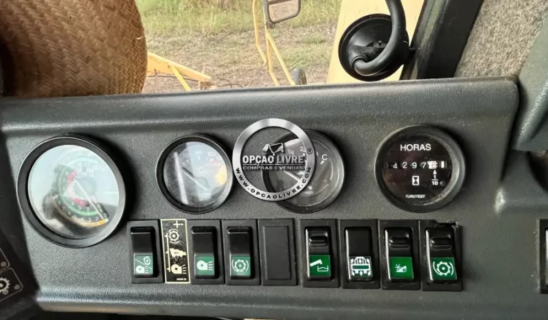 COLHEITADEIRA NEW HOLLAND TC59 23 PÉS ANO 2004