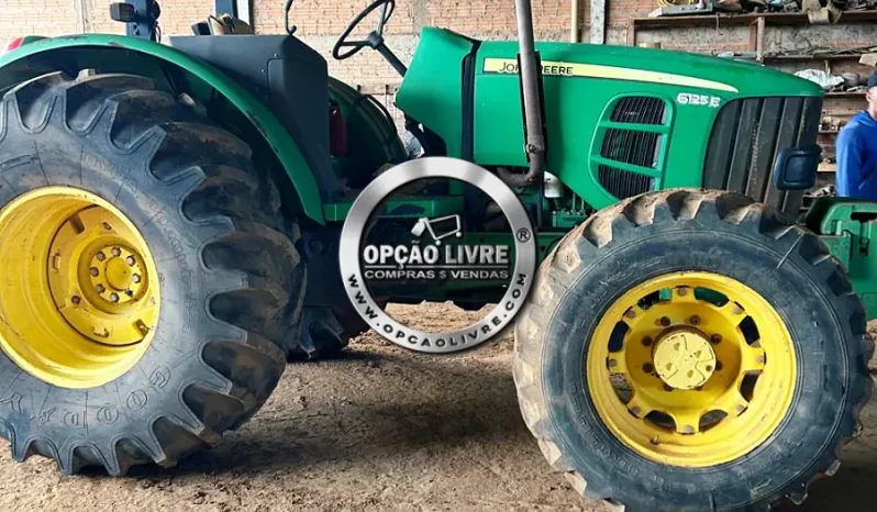 TRATOR JOHN DEERE 6125 E ANO 2015