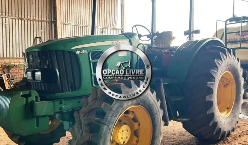 TRATOR JOHN DEERE 6125 E ANO 2015