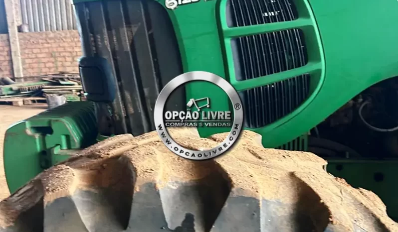TRATOR JOHN DEERE 6125 E ANO 2015