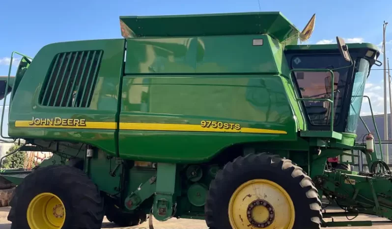 COLHEITADEIRA JOHN DEERE STS 9750 ANO 2005 COM 2 PLATAFORMAS